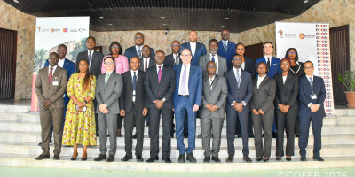 Photo de famille de la première session